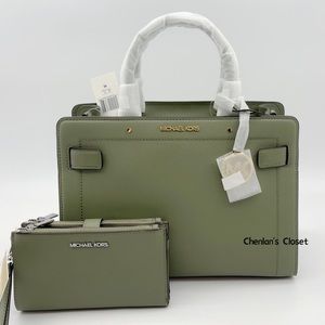 🌿🌸NeW! Michael Kors Set